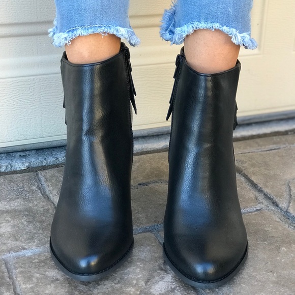 NIB Boho Chic Pointy Toe Fringe Quilt Ankle Bootie - Picture 4 of 8